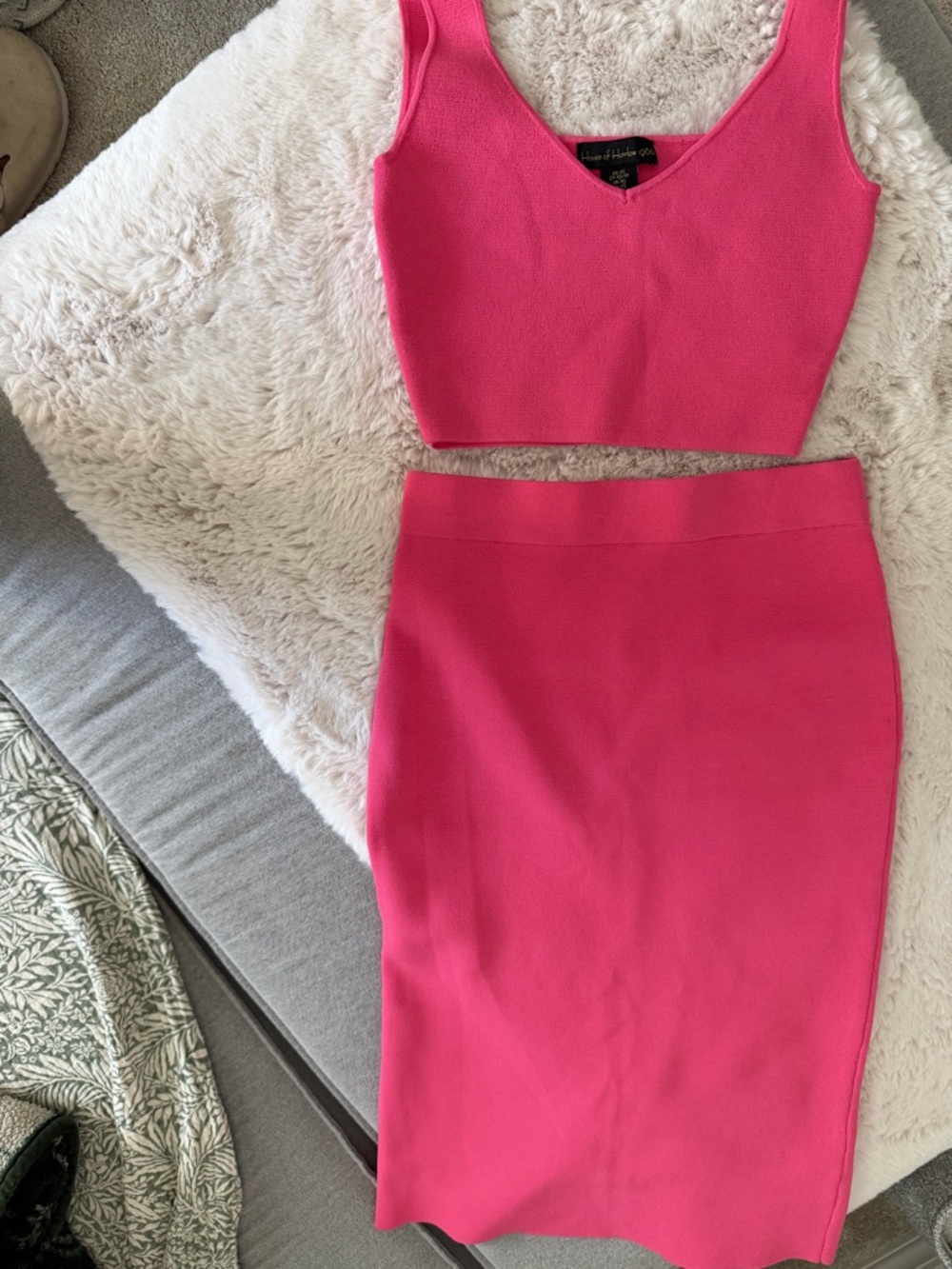 Beautiful Pink Women's Pencil Skirt With Crop Top